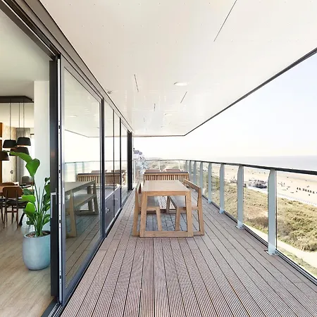 Luxury North Sea Retreat With Garage شقة
